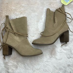 Toms suede brown boots NWT